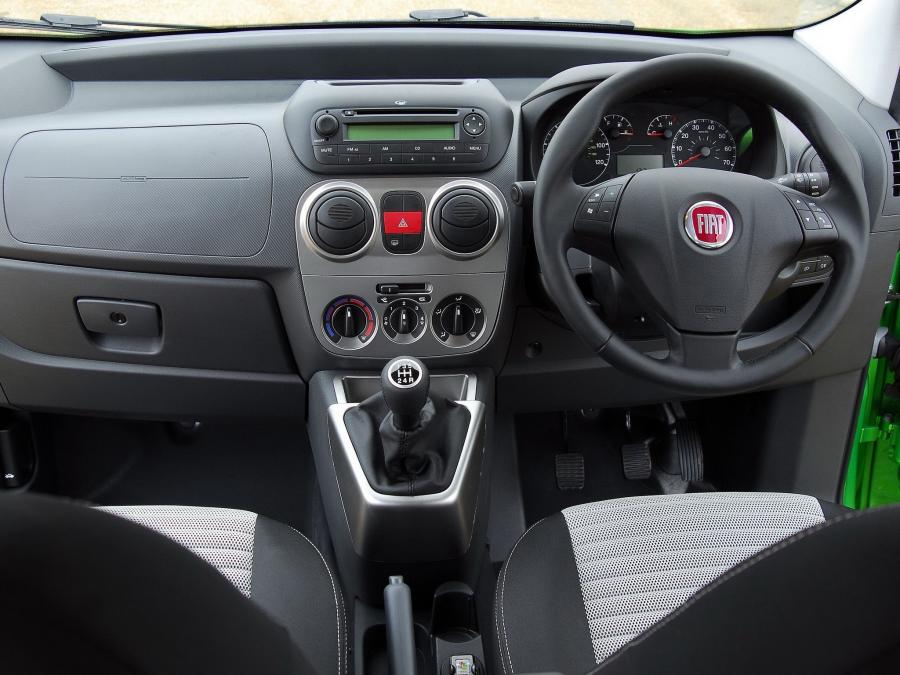  Fiat Qubo 2009 года  (UK) (фото 3 из 16)